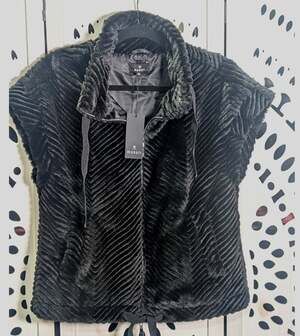 Monari Black Faux Fur Vest Women Size 36 Chic Layering Outerwear